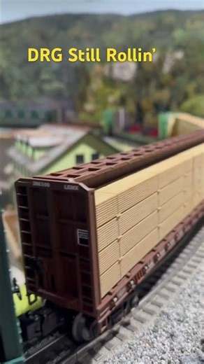 The Rio Grande lives! Atlas GP40, GP60 and MTH SD50 lead a mixed freight