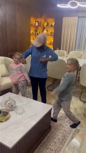 #سكرو_الترند #هي_السمرا_شوكولاته_شكدم #fypシ #foryoupage #explor #like #viralvideo #tiktok #lebnon #angola🇦🇴