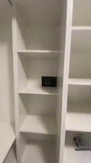 Montaggio cabina armadio pax di ikea
