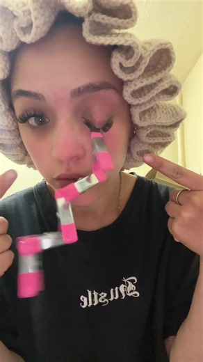 Have trouble finding a lashglue?! I got you! Click the link #lashglue #waterproof #lashes #lashglues @Ailaishi-beauty @Ailaishi beauty