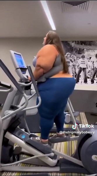 doing exercise 💪#ssbbws #biggirl #obese #plussizes #🍑