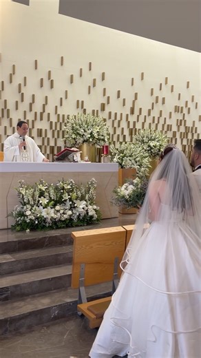 225K views · 1.9K reactions | Felicidades a nuestro amigos Nina y Lupin ❤️✨ Amamos las historias de amor y ser parte de ella es una gran bendición, gracias por invitarnos a ser sus padrinos de lazo! Larga vida juntos!!!! | Viridiana Velázquez | Facebook