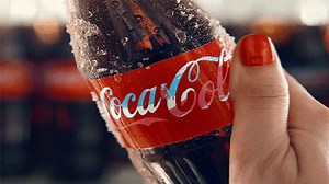 It's a match! 󾍃 #TasteTheFeeling | Coca-Cola
