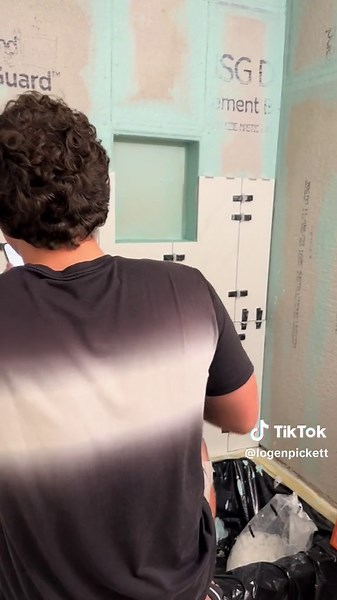 Rod Wave Live Performance: Nostalgia and Emotion on Stage