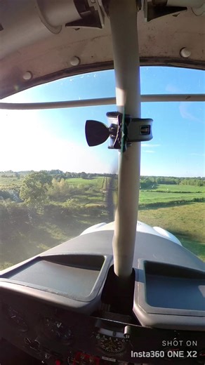 Anyone who doesn’t give this landing a 10/10 👀 a fantastic microlight landing if I don’t say so myself! #aviation #pilot #flight #avgeek #northernireland