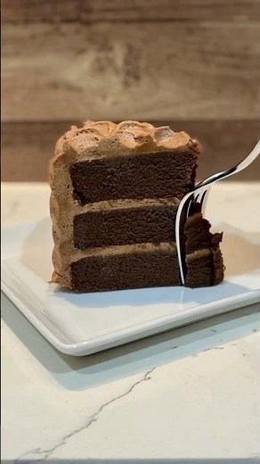 🍫 This Cake Has NO Eggs 😳