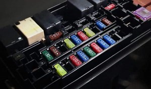 10 Best Fuse Boxes Reviewed and Rated in 2026 - Galvinpower