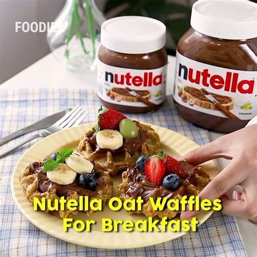 4.8K views · 93 reactions | This delicious Nutella Oat Waffles breakfast recipe can be perfected in no time 劉 You’ll need: 15g Nutella 15ml milk 90g instant oats 2 bananas Assorted cut fruits (decoration)  For more info, https://nutella.klfoodie.com/ #Nutellamazing Breakfast Hacks | Penang Foodie | Facebook