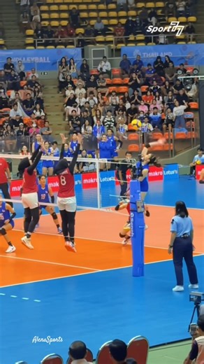 Indonesia dapatkan medali usai kalahkan Filipina #volleyball #megawatihangestri #indonesiavolleyball