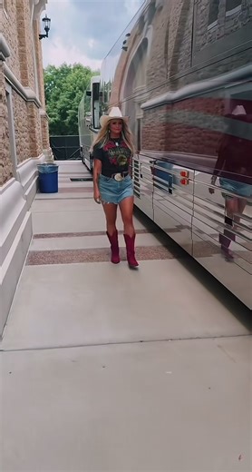 Miranda Lambert (@miranda.lambert9260)’s videos with original sound - Miranda Lambert