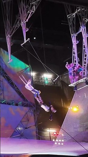 PEAK team encouragement 👏 #Mystere | Cirque du Soleil