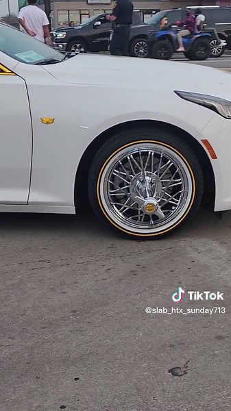 MLD DAY 🙌 #lonestarstate #swanglife #texanwirewheels #houstontexas #explorepage #slabsunday #swangas #reels #boyznslabs #texastrill #carshow