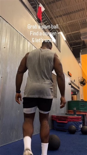 BodyByRob on Instagram: "This slam ball workout had us absolutely torched 🔥. The first triple superset will humble you. Try to complete the push ups and roll outs without a resting in between. HUMBLING. Let’s wooooork Triple superset (TSS) 1. Front ball slams 3x15 1a. Staggered push ups 3x10 (TSS) 1b. Core roll outs 3x10 (TSS) 2. High to low skaters 3x20 (SS) 2a. Bear crawl 3x20 yards (SS) 3. Over the shoulder toss 3x16 (SS) 3a. Push downs 3x20 (SS) 4. Squat jumps 3x10 (SS) 4a. Alternating clea