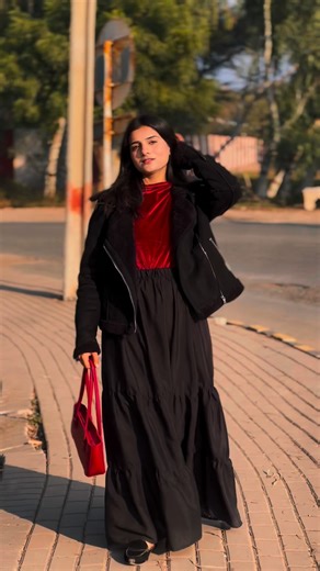 photography_by_JV on Instagram: "Haseen 🩷 Girlie , FemalePhotographer, Photographer, Photography, Model , Shoot #javairiamariam #photographer #photos #potrait #fyp"