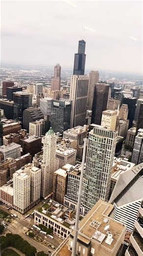 A view of Chicago Skyline featuring The Willis Tower! #downtownchicago