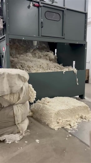 Wool in motion. At our Washougal mill, you can see the entire process of how we craft our wool blankets—from fleece to finish.