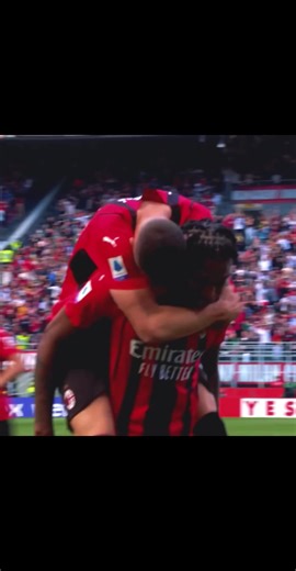 Quanto eri forte Rafa❤️🖤🔥#edit #seriea #milan #rafaleaoskills