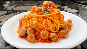 SPAGHETTI MINI MEATBALLS (pallottine) – Abruzzo recipe cooked in Italy