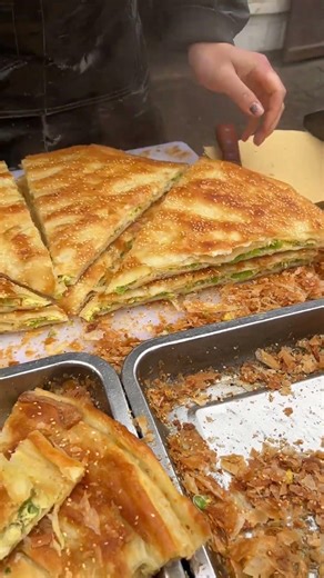 Inside a Traditional Chinese Breakfast – Street Food You Must See!