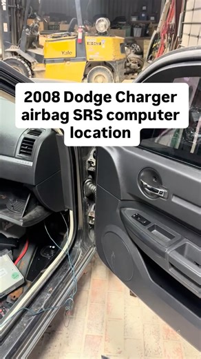 2008 Dodge Charger airbag computer SRS control module location on car