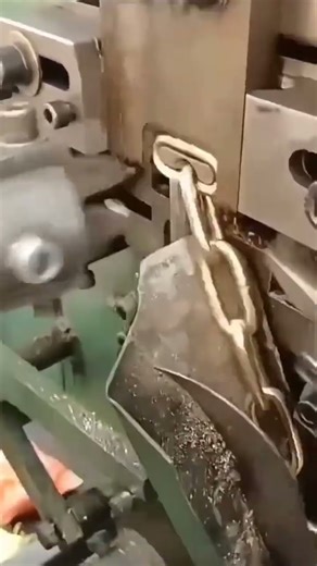 Super strong and precise automatic iron chain forming machine speed #shorts