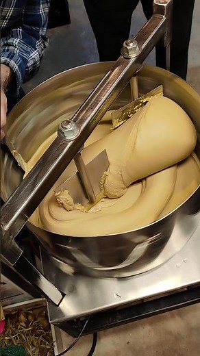 making maple butter with maple syrup