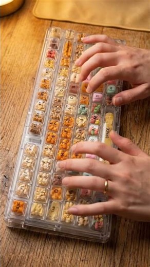 Chewy Food Keyboard ASMR Pressed with Both Hands