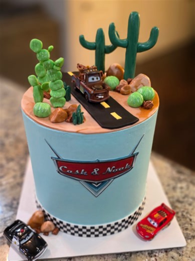 Lighting McQueen Birthday Cake with Handmade Fondant