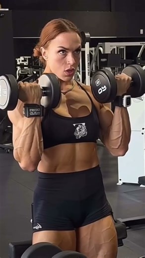 American Fitness Woman Biceps Curl | Real Gym Motivation 💪 | Power and Confidence in Every Rep