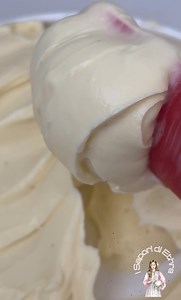 Crema diplomatica soda per farcire torte e pasticcini!!! Rimane soda a lungo! La ricetta https://blog.giallozafferano.it/isaporidiethra/ricetta-crema-diplomatica/ | Blog Giallozafferano Dolci