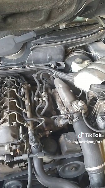 Exploring Car Engine Components and Maintenance Techniques