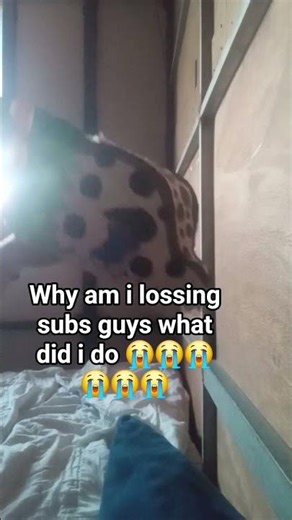 why am I losing subs 😭😭😭😭