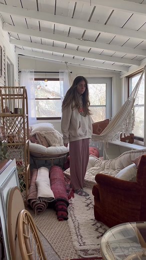 Spring Sunroom Makeover: Tidying Up and Redecorating