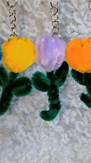 Diy FUZZY WIRE TULIPS KEYCHAIN