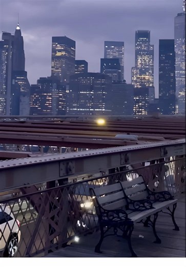 Exploring Brooklyn Bridge: A NYC Landmark Experience