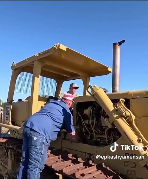 Rescuing Forgotten Cat Dozers from the Forest