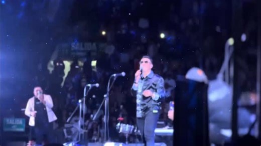 “Y se burló de mí Y de mi querer El amor de mi vida Que me ha dejado solo y sin salida Se marchó y me dejó Sin sentimientos”…🎶 #EsteEsTuGrupoGale | Grupo Galé