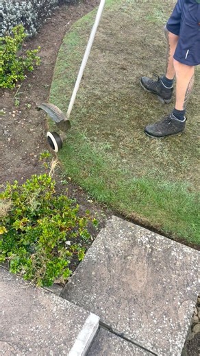 Satisfying edging. #edging #gardening #lawnmaintenance | Nathan’s Gardening Services