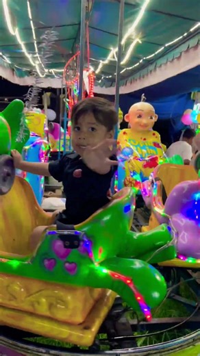 Bye..bye..bye..adik lucu, mau kemana naik Odong Odong Gajah Neon 🥰😍