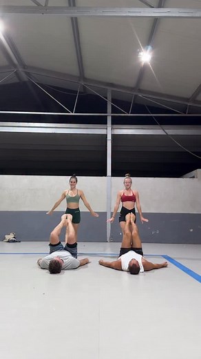 22K views · 11 reactions | Souvenir d’un petit flow tout mignon réalisé avec le duo @acro_connection 殺 Nous les avons rencontrés en août 2025 lors du @latina.acro.festival. Ça a été une très belle rencontre  C’est toujours amusant de passer du virtuel au réel ! Dites-moi en commentaire si vous aimeriez qu’on . . #acroyoga #acroyogaespaña #acroyogafrance #acroyogacouple #couple #choregraphie #acroyogaflow #acroyogadance | Acroyogadana | Facebook