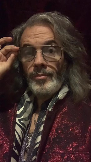 And now … the transformation 😎🕺🏻🎸🔥 #beegeesgoldtribute #barrygibb #1977 #70svintage #70sfashion | Bee Gees Gold Tribute