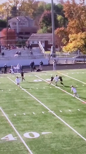 evie (@evieavillo)’s videos with original sound - E! Entertainment