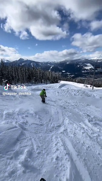 Mastering the Slalom Course: Skiing Skills Unleashed