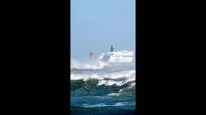 Ireland: Storm Ashley Brings Strong Winds, Leaving Thousands Without Power