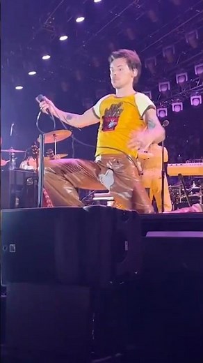 Harry Styles Rips His Pants & Katy Perry's Flute Fail! 💀#harrystyles #katyperry