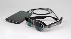 qualcomm's new AR 'smart viewer' lets you free up your desk with virtual screens