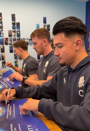 An Evening with England Rugby 🏉💙 A group of lucky Priority members headed down to the Allianz Stadium for a private tour, Q&A and Meet and Greet with Marcus Smith, Fraser Dingwall and Freddie Steward all hosted by the legend Danny Care 🤩 Download the Priority app now so you don’t miss out on great opportunities like these Only on Priority 🔵 #WearTheRose @England Rugby @Freddie Steward @Marcus Smith