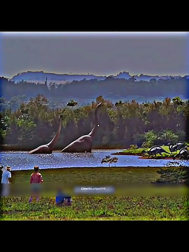 Jurassic Park Movie Review and Explanation