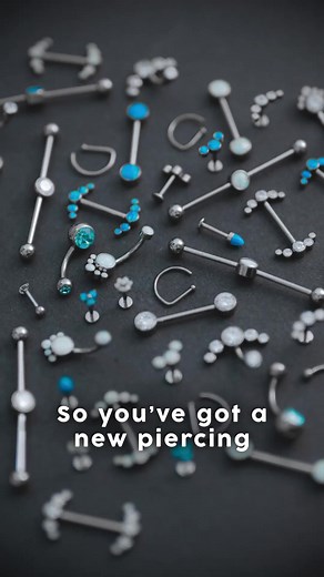 Don't know the differences between internal and externally threaded body jewellery? Hopefully this video helps! - If you've got any more questions, be sure to let us know! - #bodyjewellery #bodyjewelry #piercings #customplugs | Custom Plugs