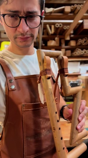 22K views · 7.8K reactions | Folded Drone - Calming Sounds ️ One breath, two sounds, one feeling. . Sharing new melodies and creating more flutes. Thanks for the support and comments . . . Enjoy the sound . . #flutemaker #fluteplayer #nativeflutes #tradicion #vientosancestrales #woodwinds #bambooflutes #meditationflutes #musiccrafts #musicamedicina | Leo vientos ancestrales | Facebook